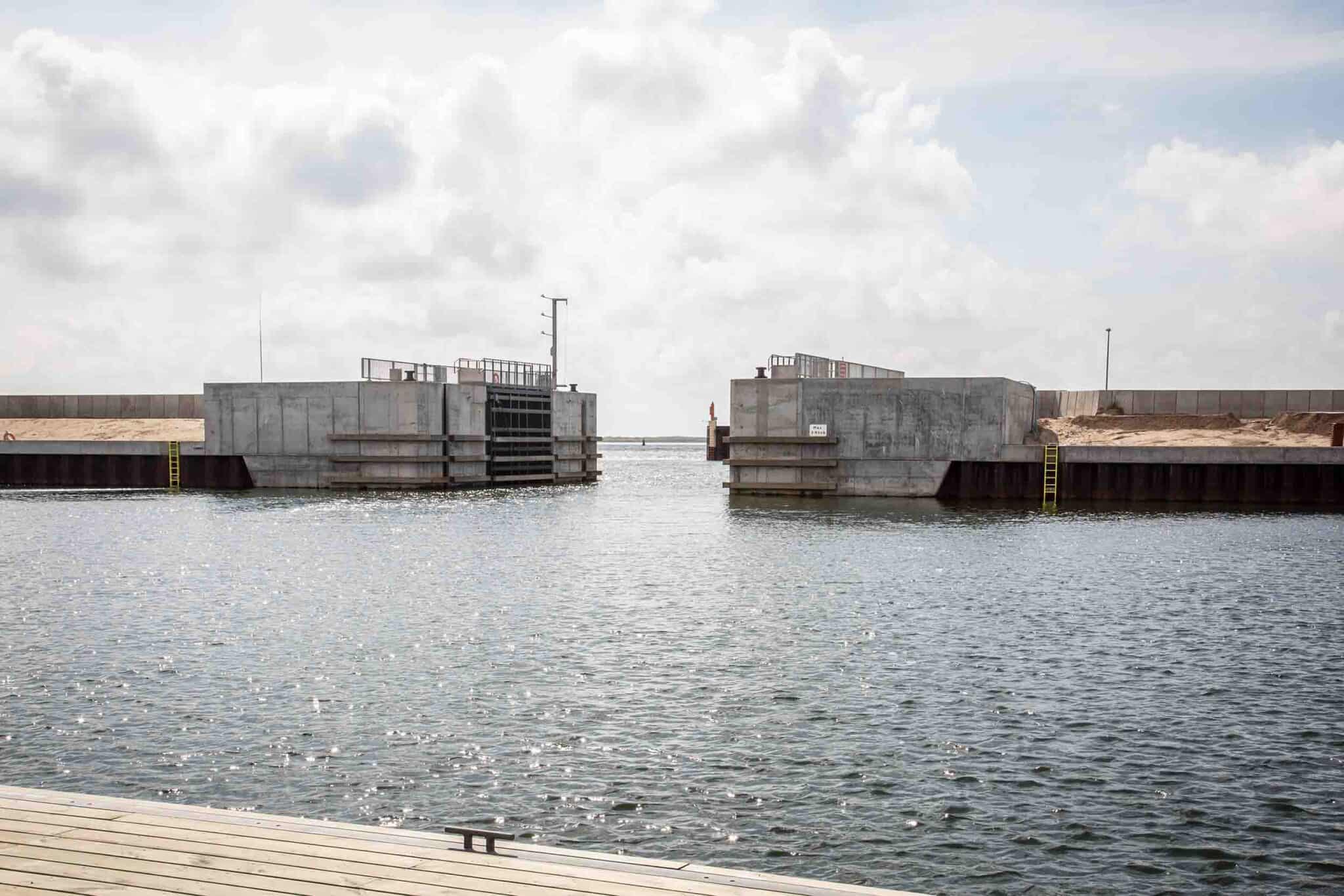 Tidal lock gate Nicon Industries